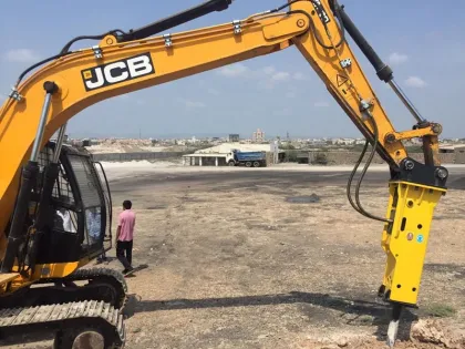 Excavator Cat340d Break Big Stone Mine Hydraulic Hammer