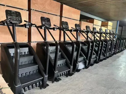 Climbing Stepper Machine: StairMaster StepMill Commercial Stair Climber for Gym