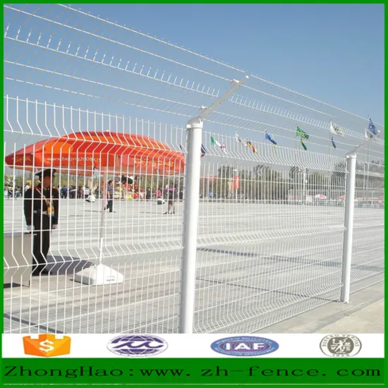 Factory direct sale powder coated triangle bending fence / peach shape post fence