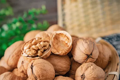 Raw walnut food 185