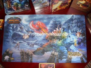 Non-skid Natural Rubber Play Mat For Cards Games With Polyester Fabric Surface