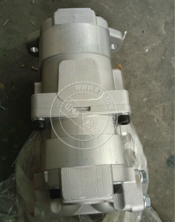 high quality Komatsu D41 dozer pump 705-52-21070