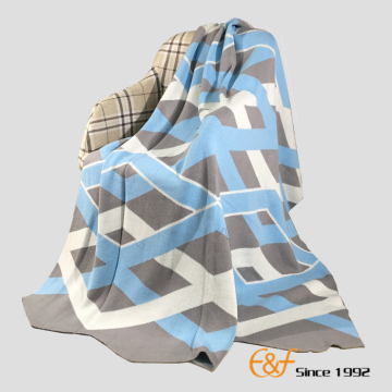 High-quality Cotton Thick Lines Jacquard Knitted Blanket