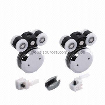 Sliding door roller with rubber wheel