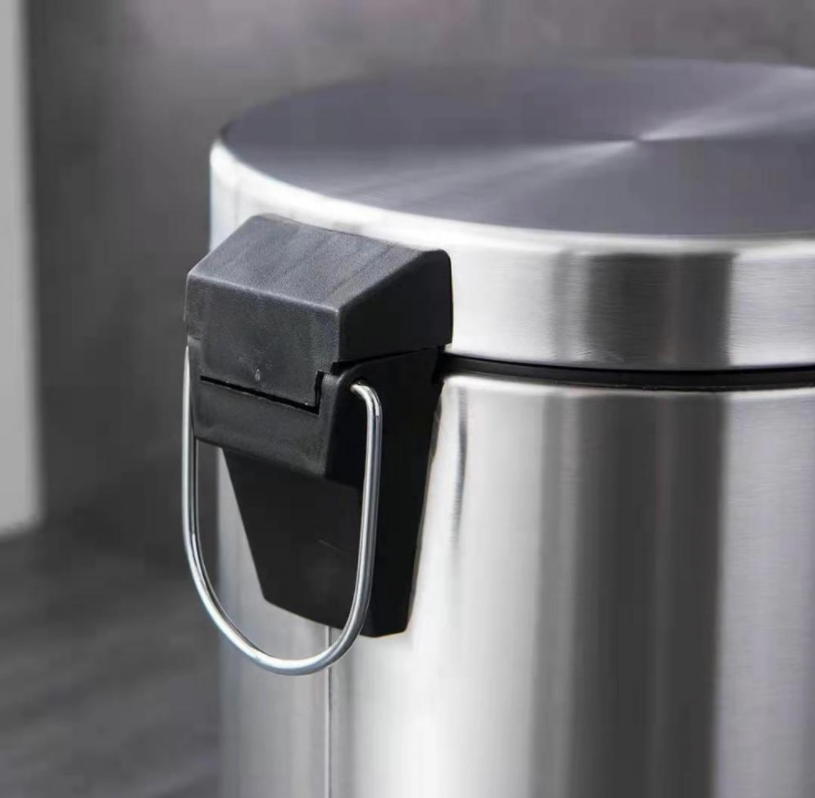 Stainless steel kitchen trash bin with lid