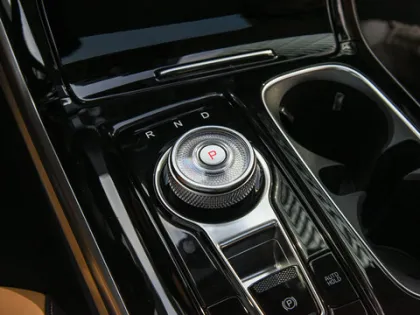 Jiahua 2021 Luxury Edition Fuel Powered Car