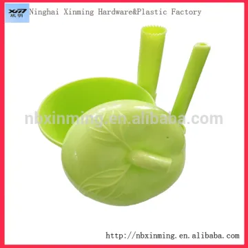 Plastic microwave bowl with lid