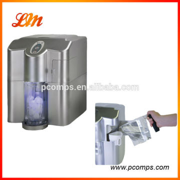 2014 New Style Bottled Water Ice Maker In China