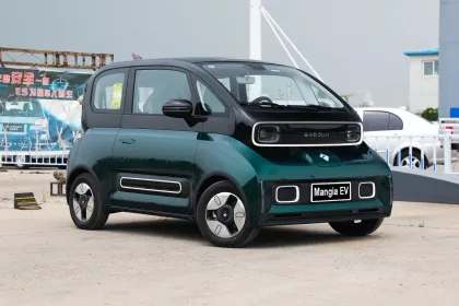 Hot Selling Adult Mini Electric Vehicle Baojun Kiwi High Speed Durable Mini Electric Car