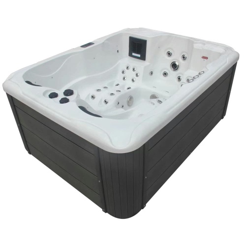 Luxury 3 person hot tub outdoor