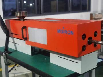 Small horizontal injection molding machine