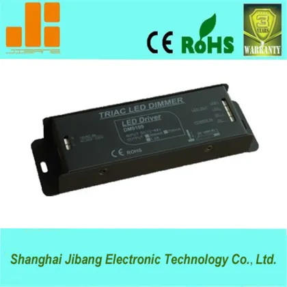 Dimming leading edge trailing edge triac dimmer for led strip