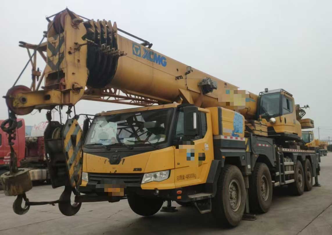 Front-perspective-of-used-truck-crane-XCT80L6 Front-perspective-of-used-truck-crane-XCT80L6