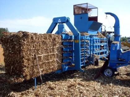 straw baling machine,bander machine, baling machine. baling hay.baling equipment