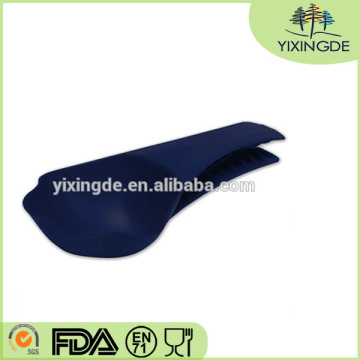 Pet Food Scoop Clip