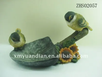 Creative Spade Design Bird Feeder