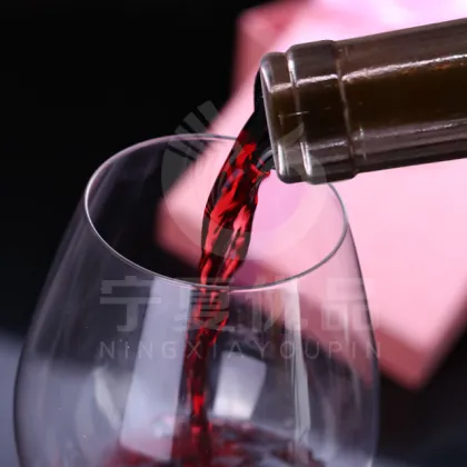 "Wan qi" Helan mountain foothill north latitude 38 ° wine