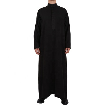 الوقوف الياقة اللون الأسود ثوب رجالي قطري