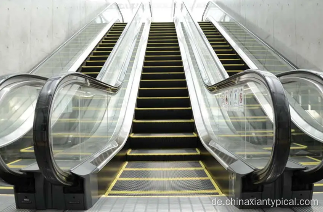 Öffentliche Rolltreppe mit 35 Grad