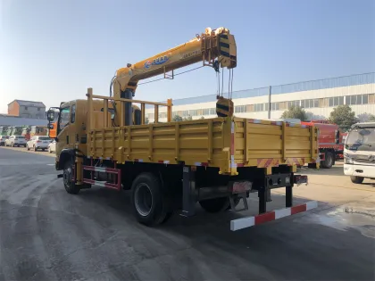 XCMG telescopic boom truck mounted 5T crane