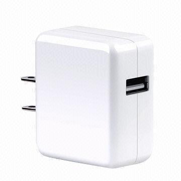 AC Adapter with USB DC Plug, 100 to 240V Input Range and 5V Output Voltages