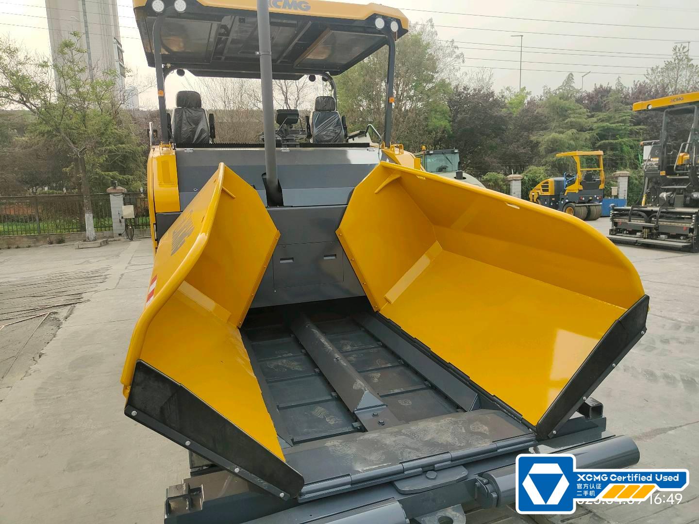 xcmg-paving-machine