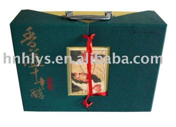 Upmarket Wine Paper Gift Box With Handle