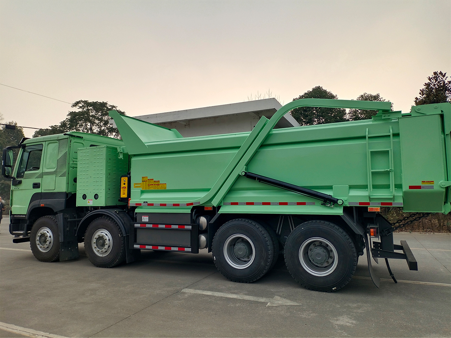 electric dump truck india