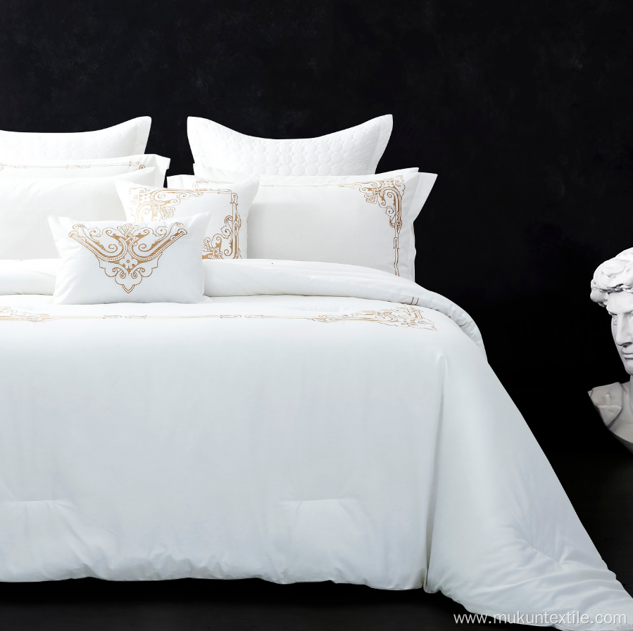 Luxury bedding comforter bedding set