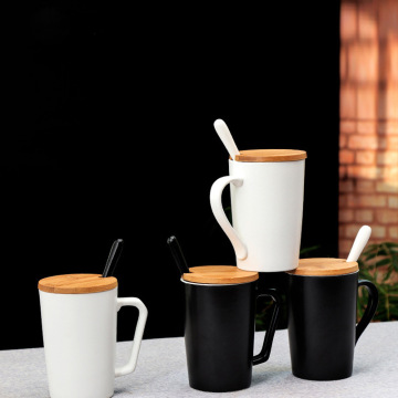 Semplice tazza di caffè in ceramica da 14 once con coperchio, manico e cucchiaio in legno - Acquisto di massa a prezzi accessibili