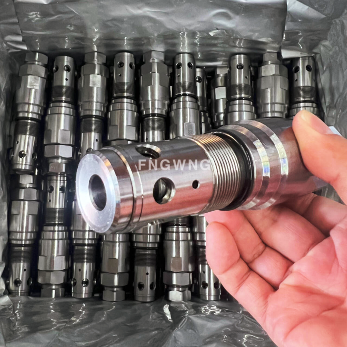 YN22V00014F1 Excavator Hydraulic Relief Valve For Hitachi