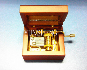 Red Natural Cube Design Hand Cranked Music Box with Mirror