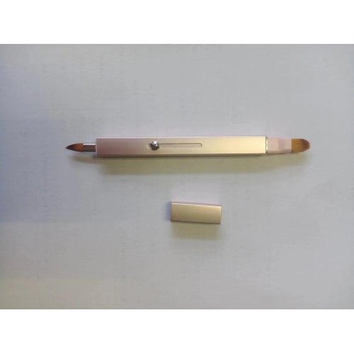 Mini double-ended lip brush