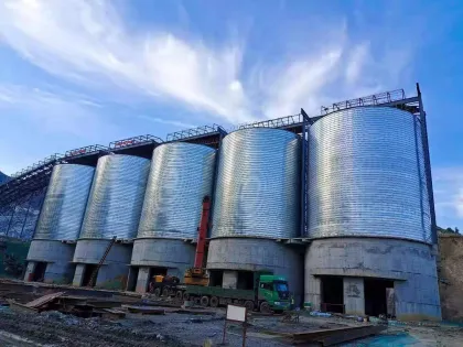 Storage of finished products for the cement industry