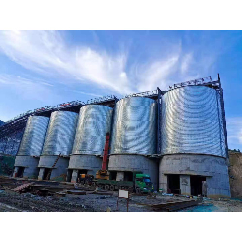 Storage of finished products for the cement industry
