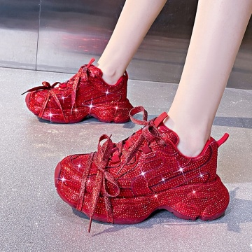 Bling Buty: masywne trampki dla modnego, oddychającego komfortu
