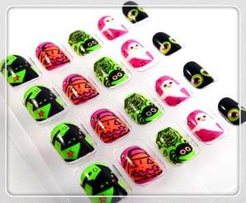 2015 hot sale eco friendly kids cartoon glitter glow in the dark fake Nails set