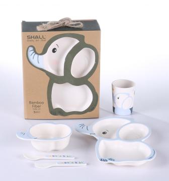 5 pcs plastic dinnerware set elephant shaped