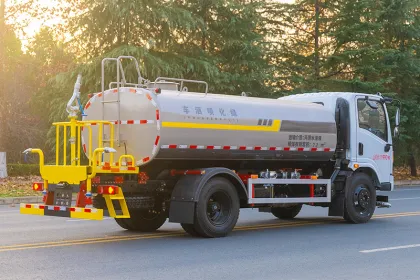 Dongfeng Huashen T1 9.3m ³ Sprinkler Truck