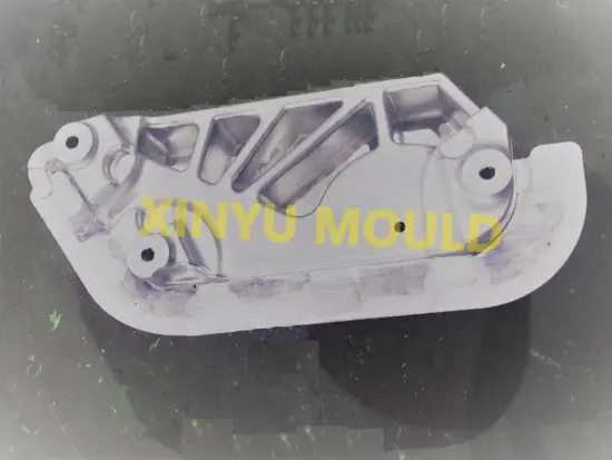 Automobile Engine bracket casting