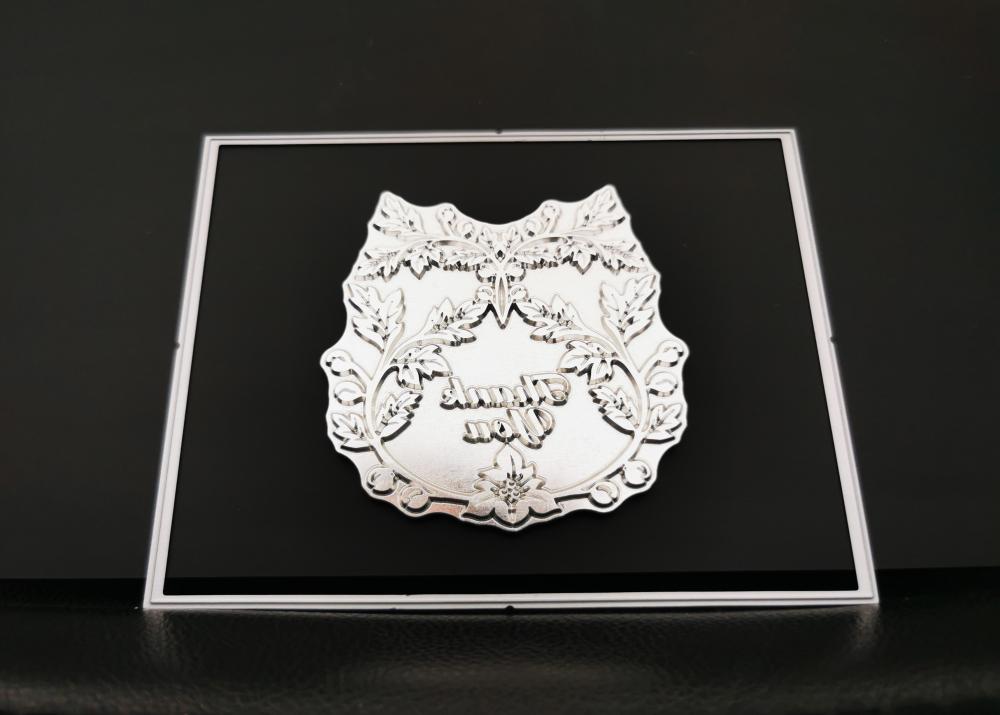 Etching Diverse Pattern Metal Crafts for Decoration