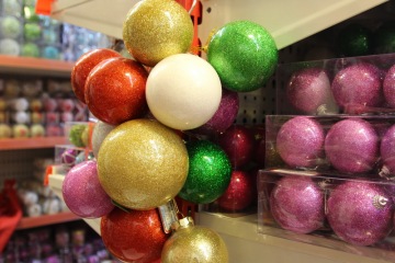 Christmas Glittery Pearlized Plastic Ball