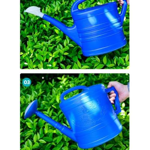 Large capacity watering can