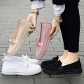 Kvinnor platta avslappnade skor