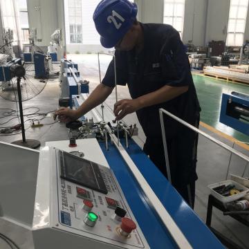 Máy đùn butyl nhôm CNC đệm lót