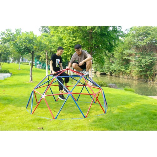 GIBBON Spielstrukturen Kletterer Dome Climber