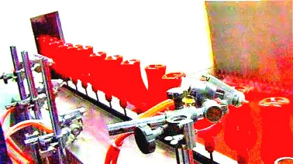 Non-standard wooden door spray paint machine