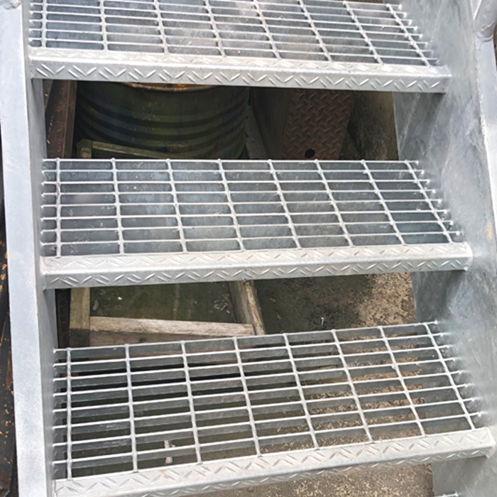 Hot Dip Galvanized Aço Rating Stone Grate para escadas de oficina