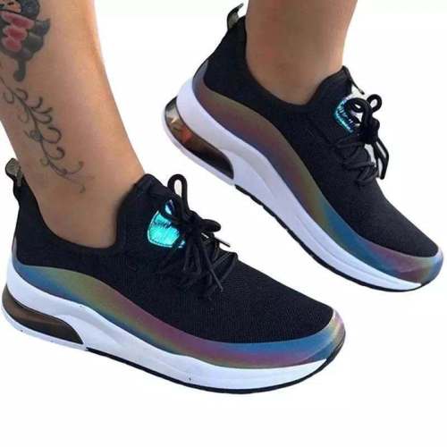 Model Fashion Trendy Wanita Terbaru Menjalankan Sepatu Sport