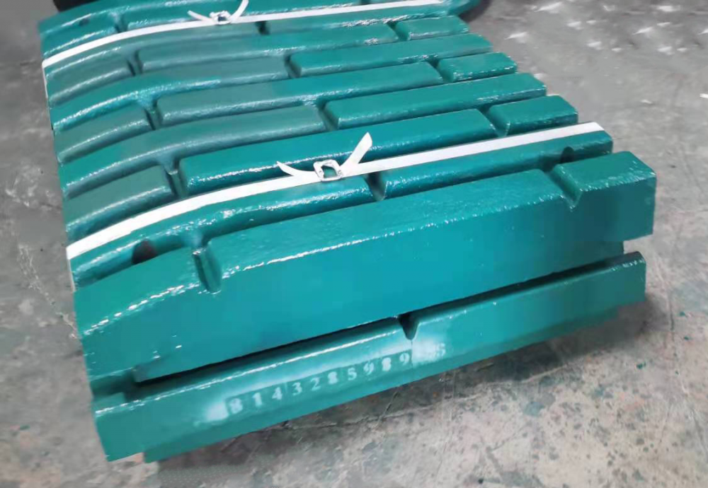 Mangan C125 Jaw Craser Wear Parts Parts Fress Swing Jaw Tấm